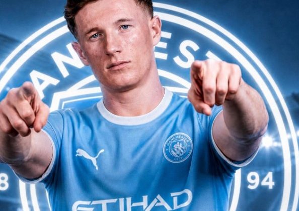 Elliot Anderson trong hình ảnh gắn với Man City sau thỏa thuận chuyển nhượng