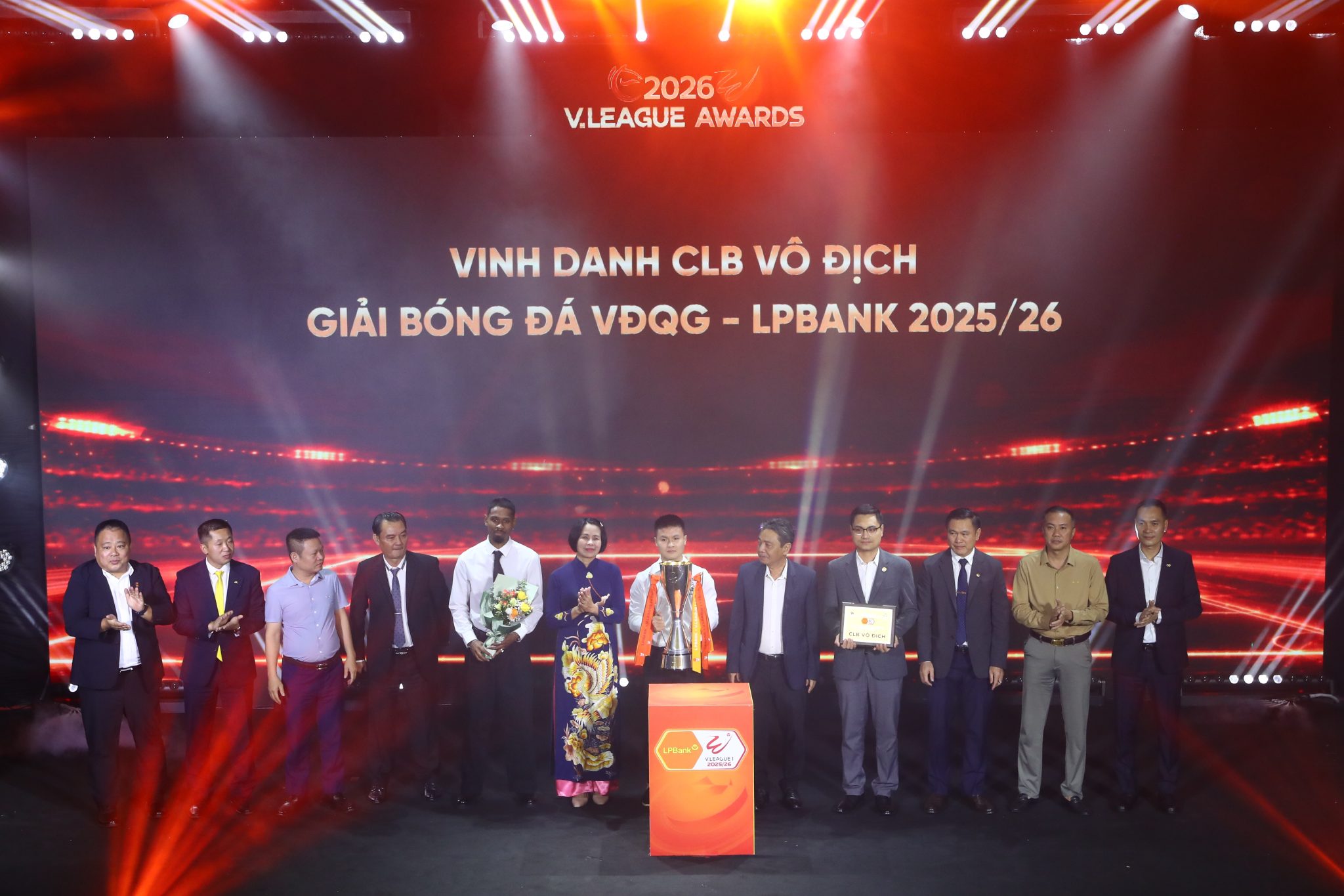 Le trao giai V.League Awards 2026 tai su kien tong ket mua giai