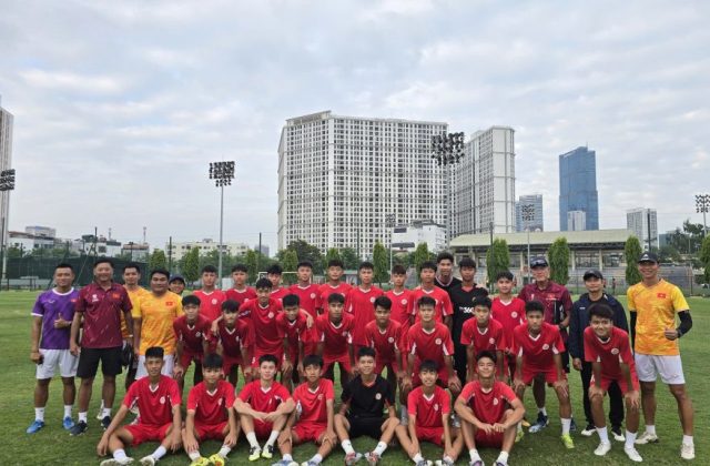Doi tuyen Viet Nam trong buoi tap chuan bi cho dot giao huu
