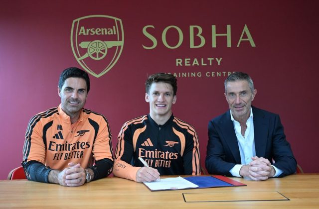 Christos Tzolis ra mắt Arsenal sau khi rời Club Brugge