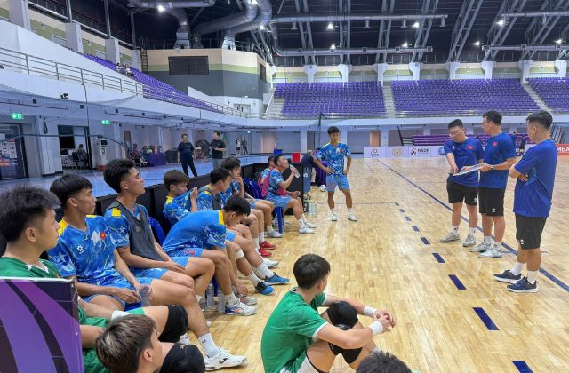 Đội tuyển futsal Việt Nam tập luyện tại Nonthaburi Thái Lan