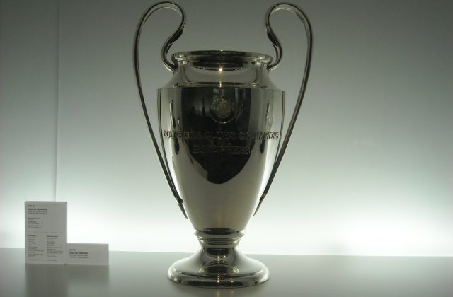 Cup Champions League trong bai viet vong loai 2026 27 cua UEFA
