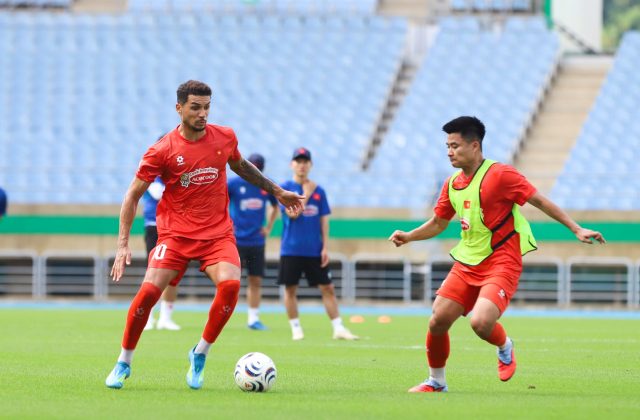 Tuyển Việt Nam tập luyện tại Hàn Quốc trước trận gặp Yongin FC