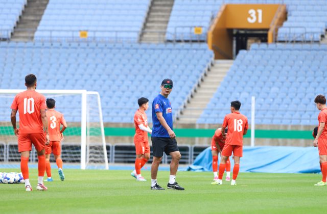 Tuyển Việt Nam tập đối kháng tại Incheon trước trận gặp Siheung FC