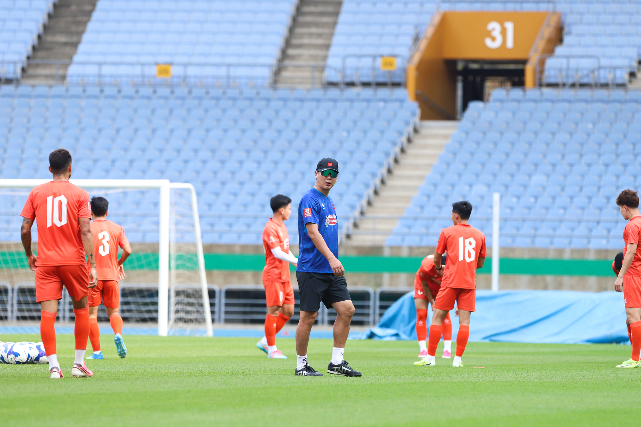 Tuyển Việt Nam tập đối kháng tại Incheon trước trận gặp Siheung FC
