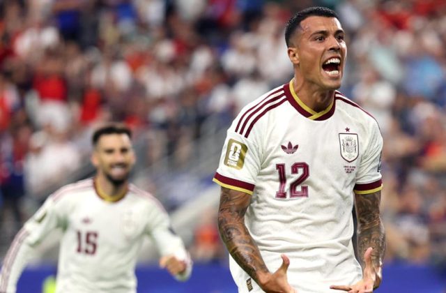 Cầu thủ Tây Ban Nha trong trận bán kết World Cup 2026 với Pháp