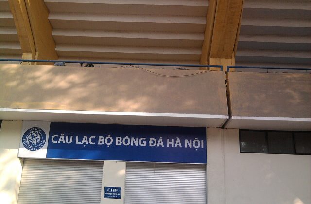 Cổng sân vận động Hàng Đẫy tại Hà Nội
