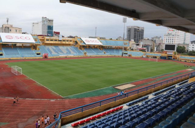 Cổng sân vận động Hàng Đẫy trước trận Siêu Cúp Quốc gia 2026
