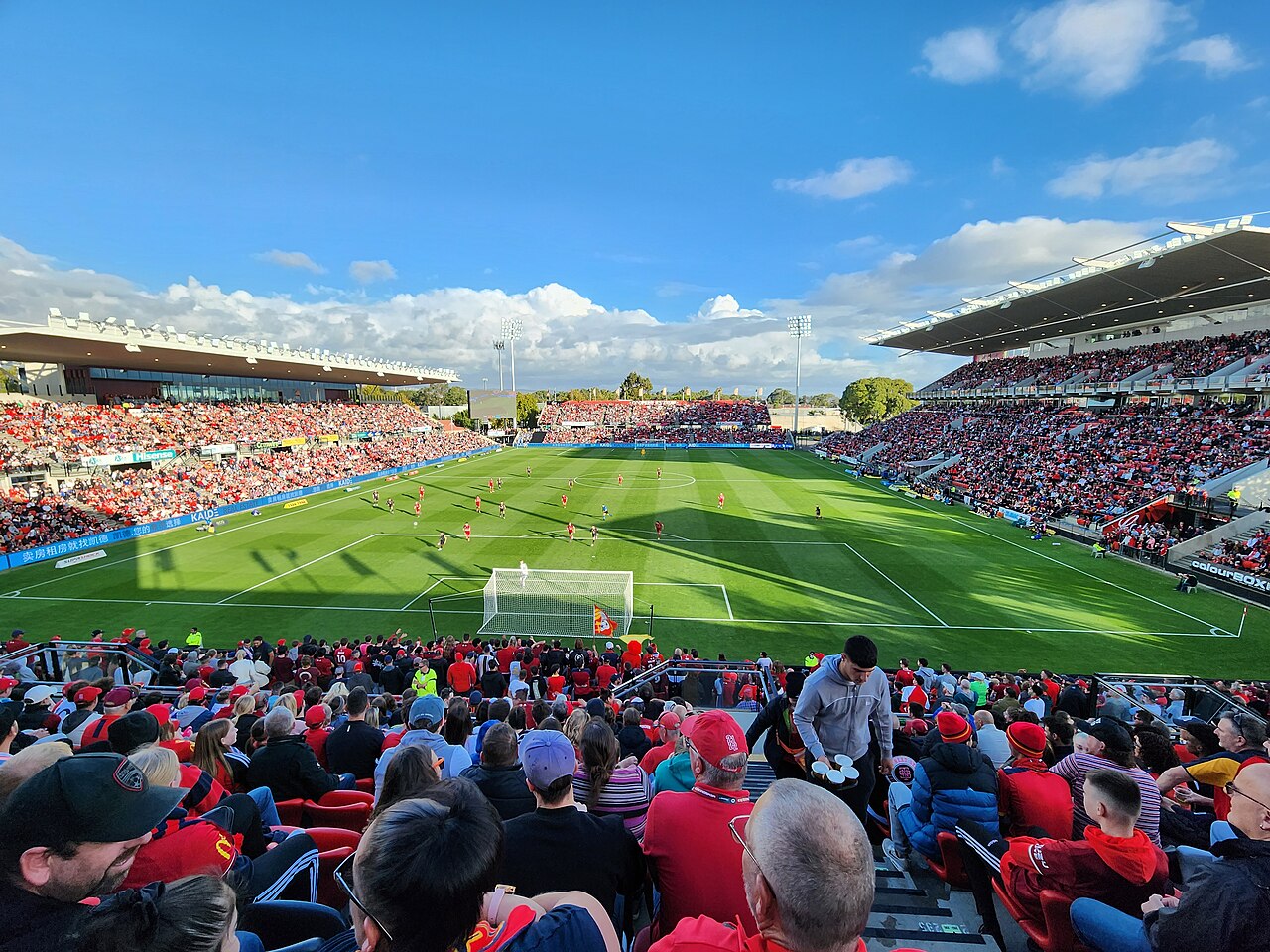 Sân Hindmarsh ở Adelaide, nơi CAHN thắng Adelaide United 2-0
