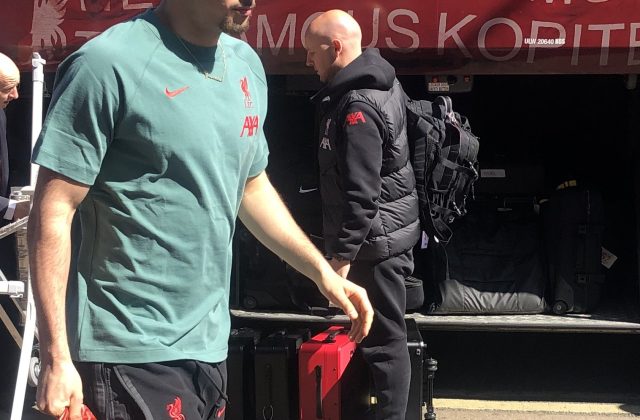 Curtis Jones trong màu áo Liverpool