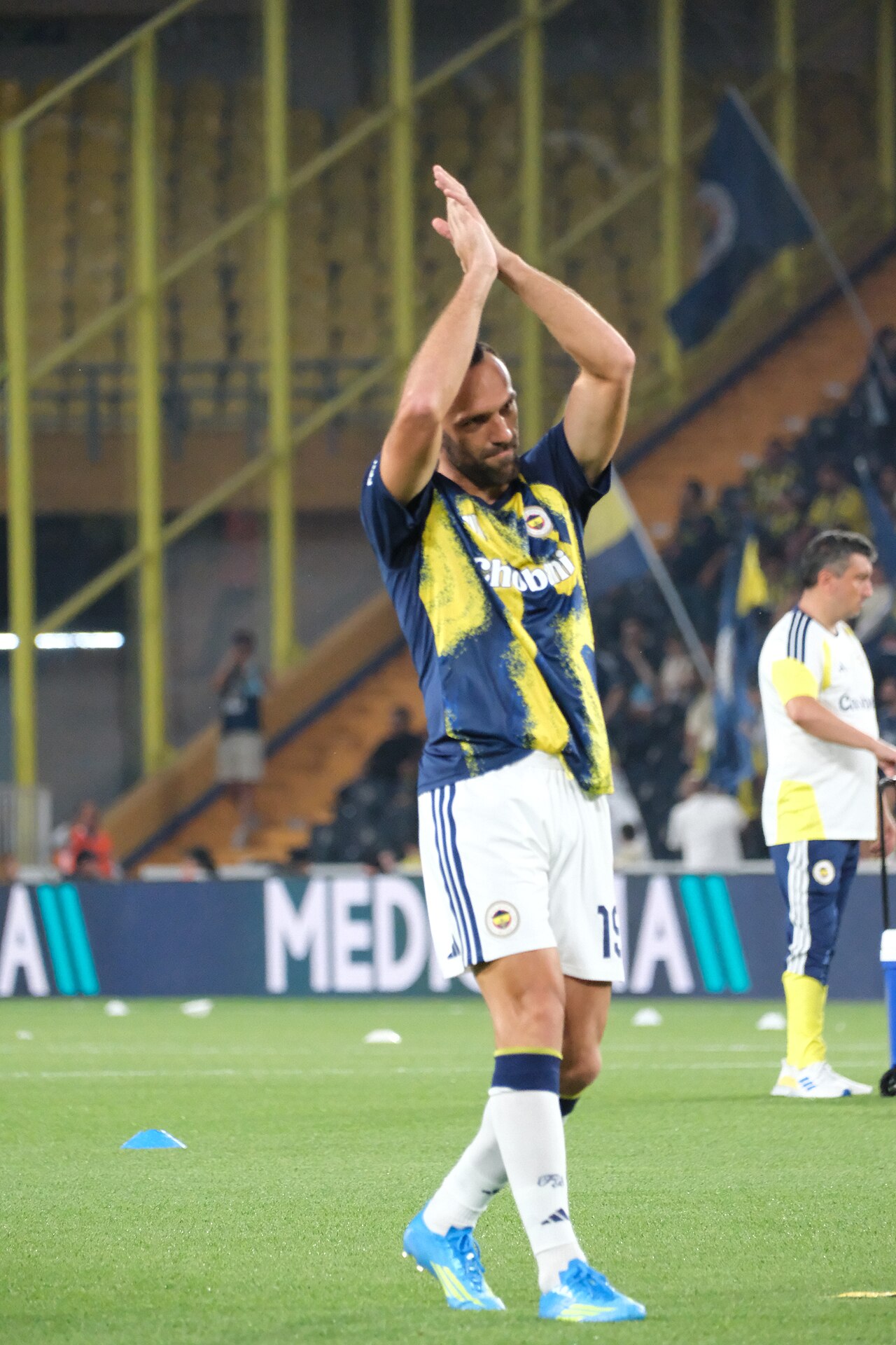 Vedat Muriqi trong màu áo Fenerbahce