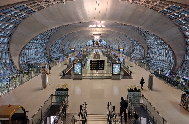 Nhà ga sân bay quốc tế Suvarnabhumi tại Bangkok