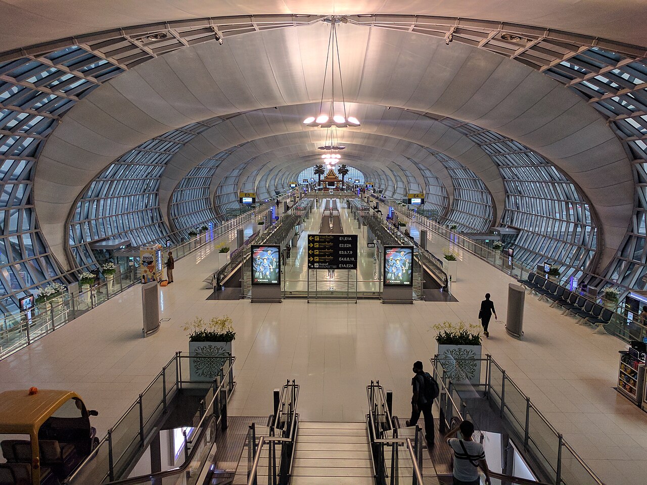 Nhà ga sân bay quốc tế Suvarnabhumi tại Bangkok