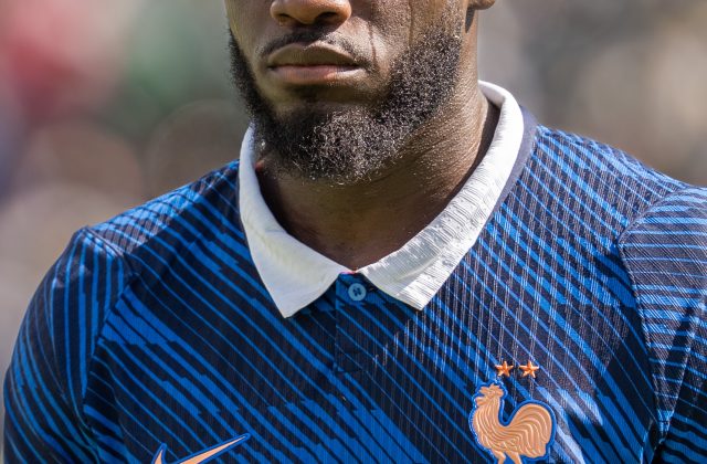 Dayot Upamecano trong màu áo đội tuyển Pháp