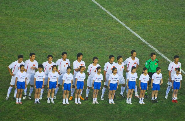 Đội tuyển Việt Nam trong màu áo đỏ truyền thống