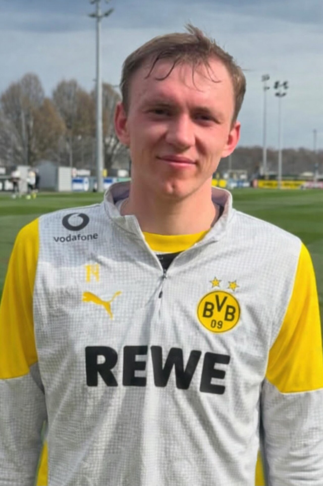Maximilian Beier trong buổi tập của Borussia Dortmund