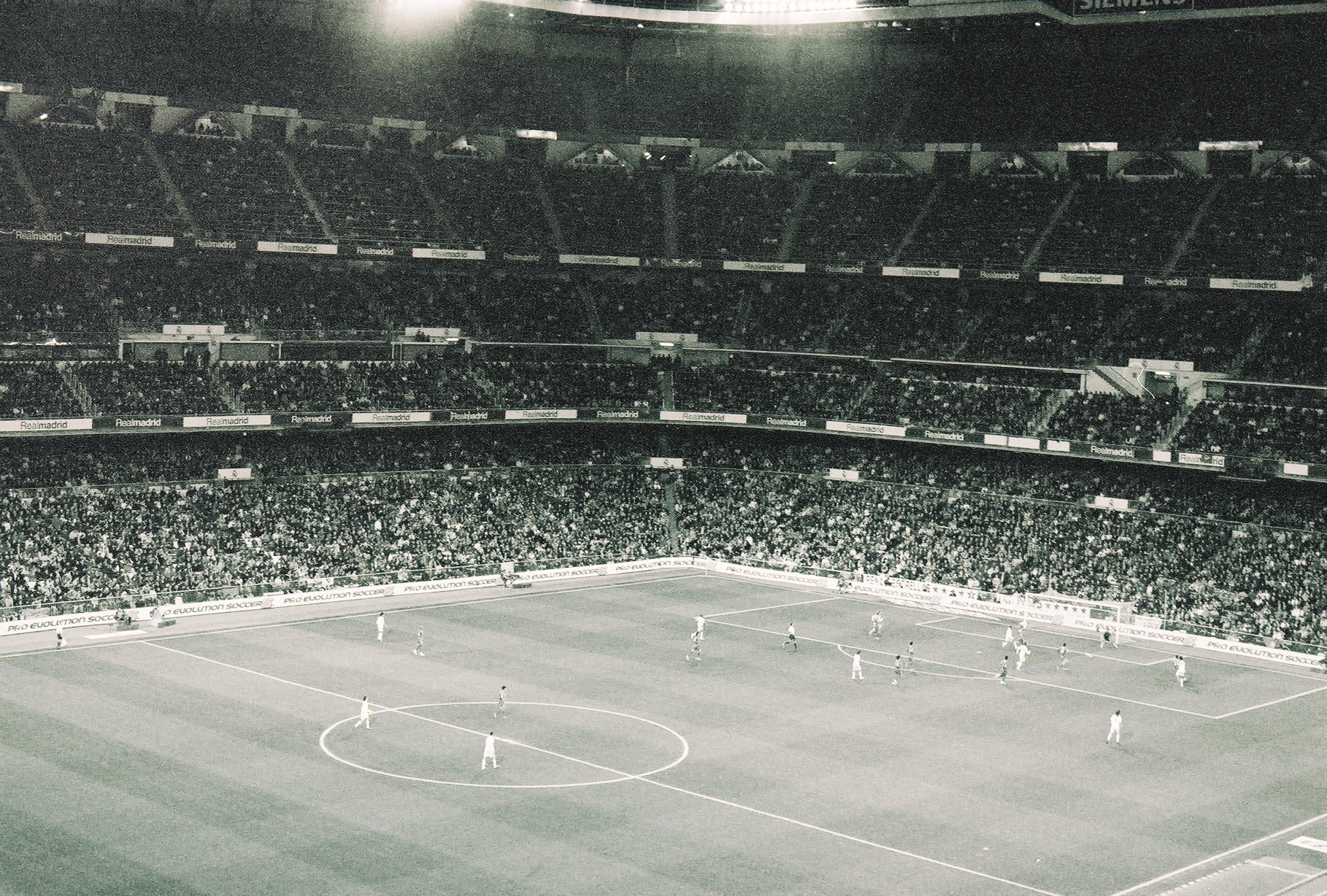 Sân vận động Santiago Bernabéu ở Madrid