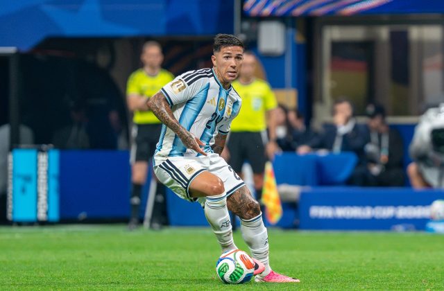 Enzo Fernandez trong màu áo đội tuyển Argentina