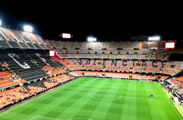 Sân Mestalla ở Valencia trước trận đấu