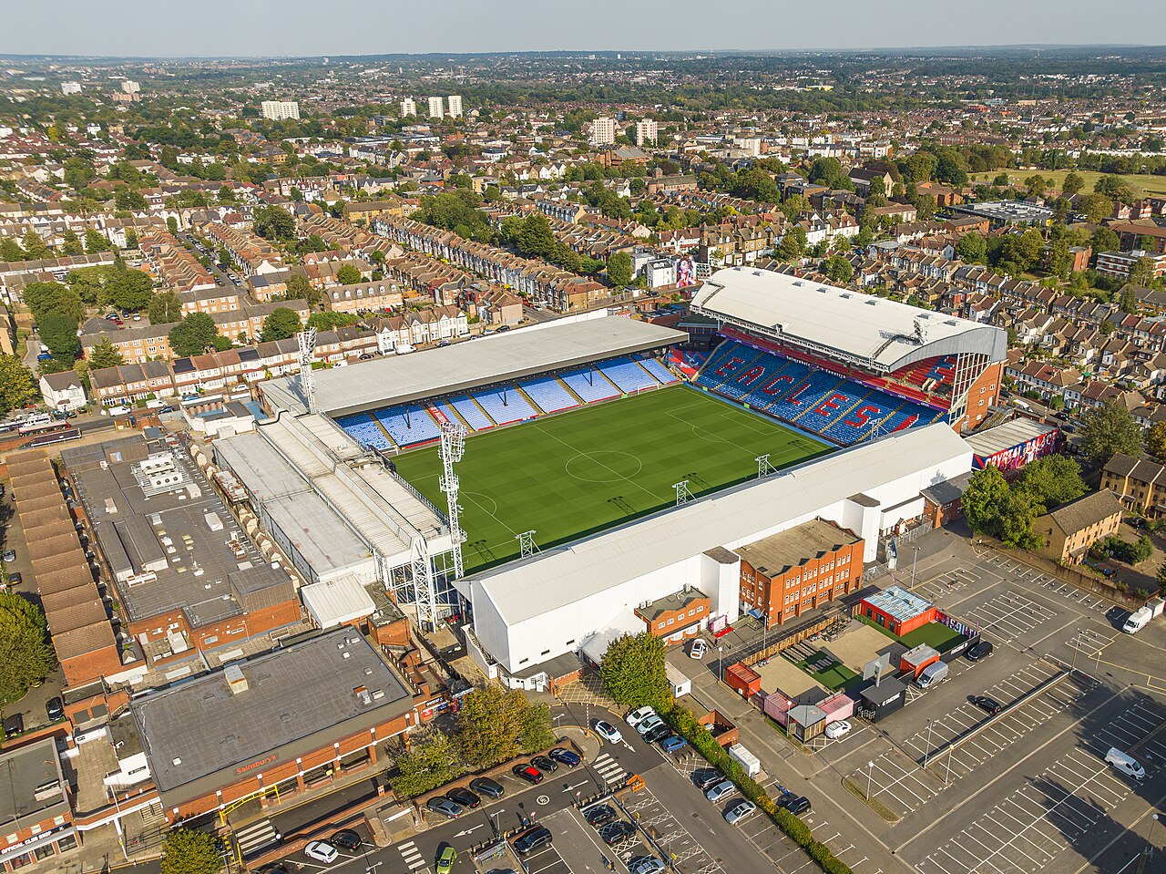 Sân vận động Selhurst Park của Crystal Palace nhìn từ trên cao